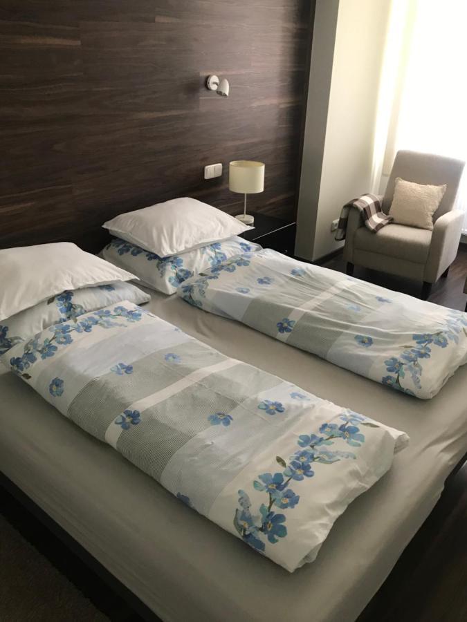 Apartman U Kolonady Карловы Вары Экстерьер фото