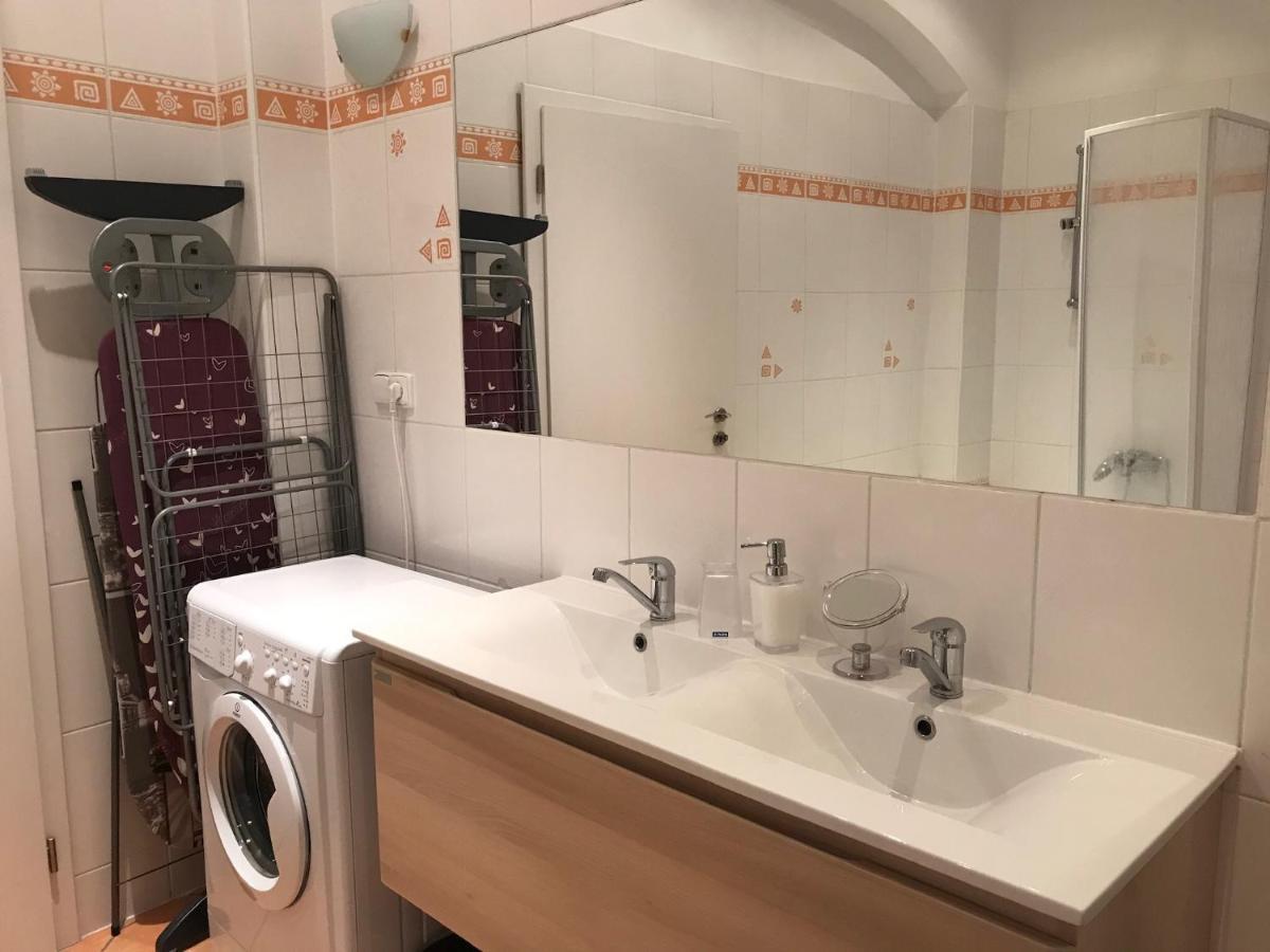 Apartman U Kolonady Карловы Вары Экстерьер фото