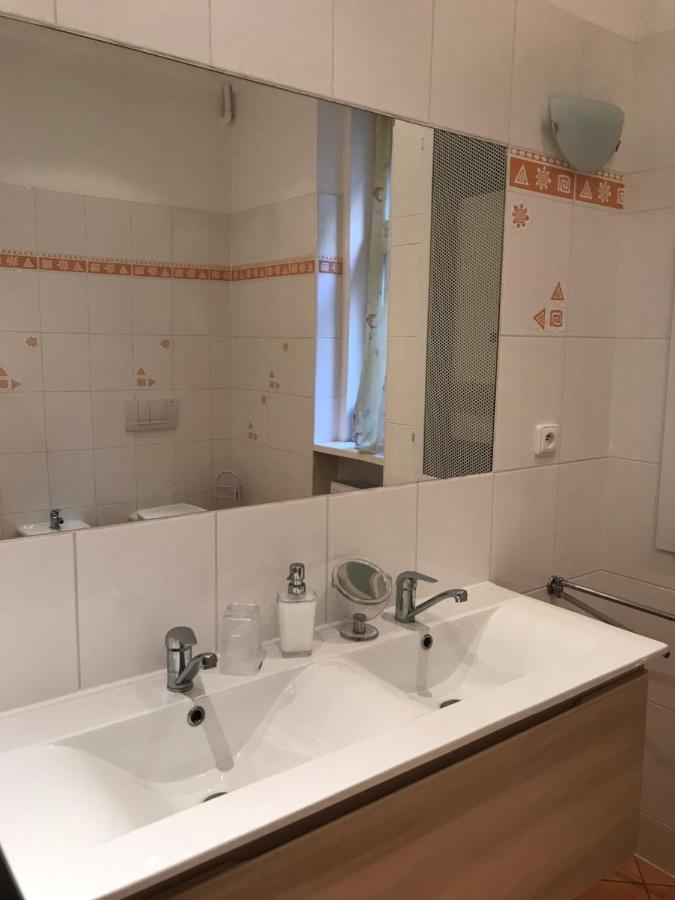 Apartman U Kolonady Карловы Вары Экстерьер фото